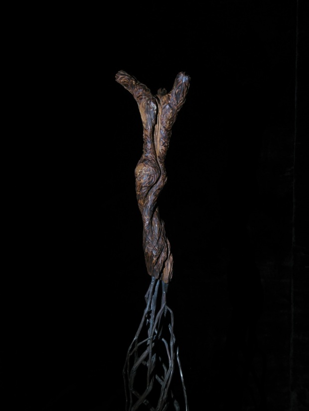 "amande"- torso, escultura de acero y almendro, by Hans Some, España,2014